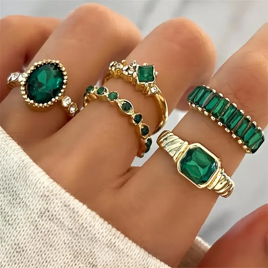Conjunto de Anillos Dorados con Esmeralda Exquisita