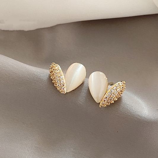 Pendientes Elegantes de Corazón Blanco