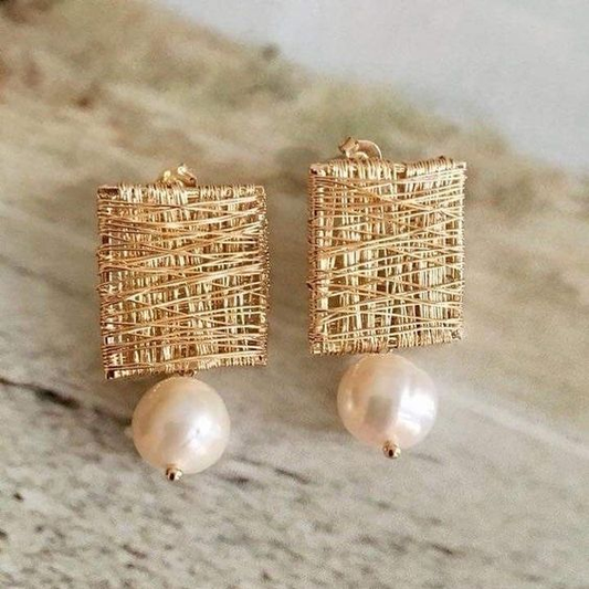 Pendientes Vintage de Hilos Dorados con Perlas