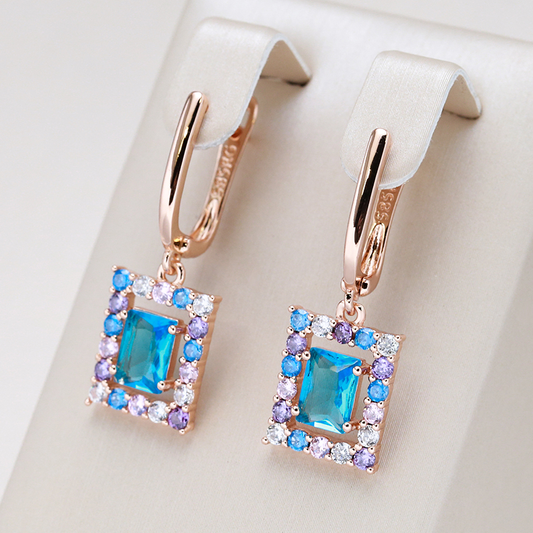 Pendientes Elegantes de Cristal Cúbico Azul en Oro
