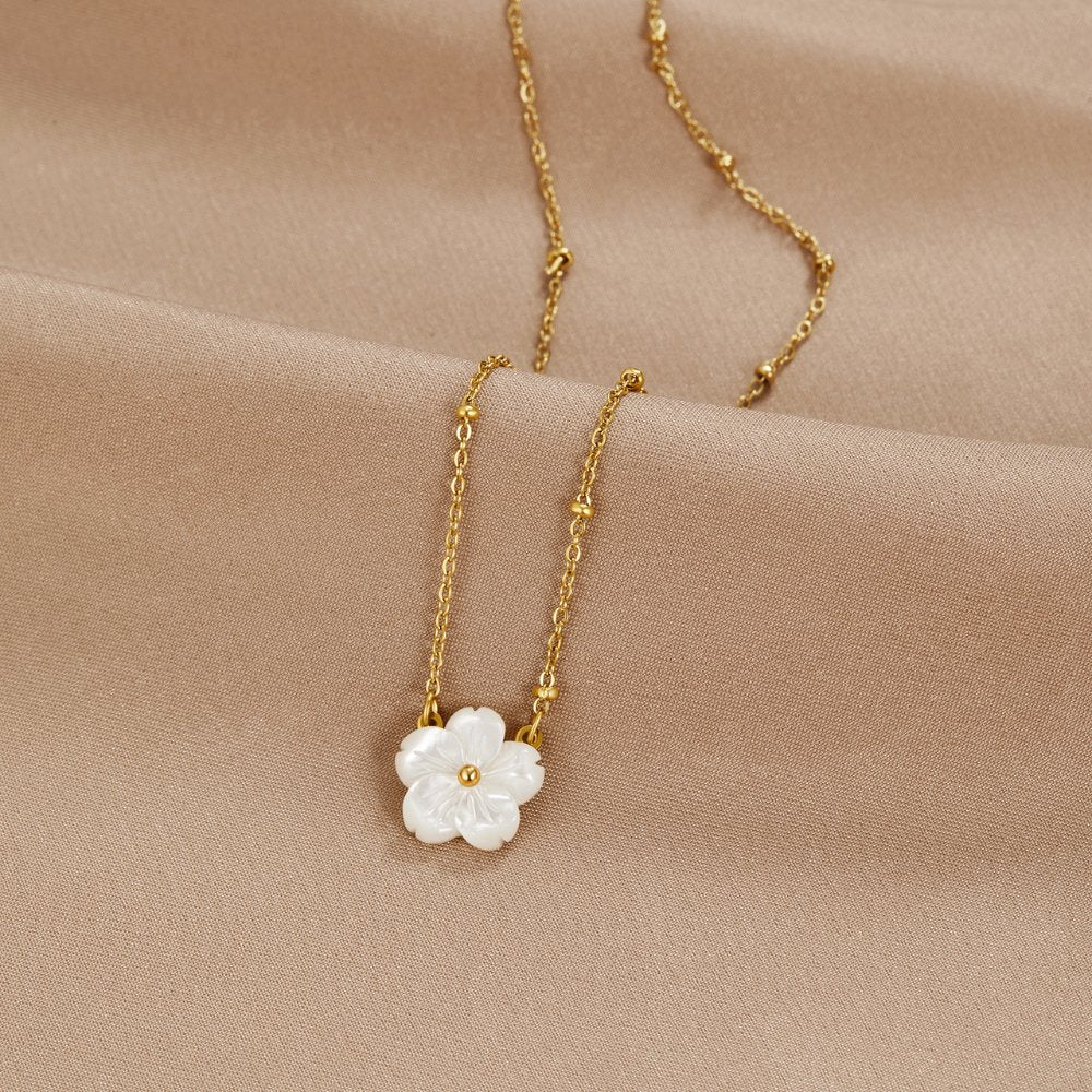 Collar Flor Blanca Blossom
